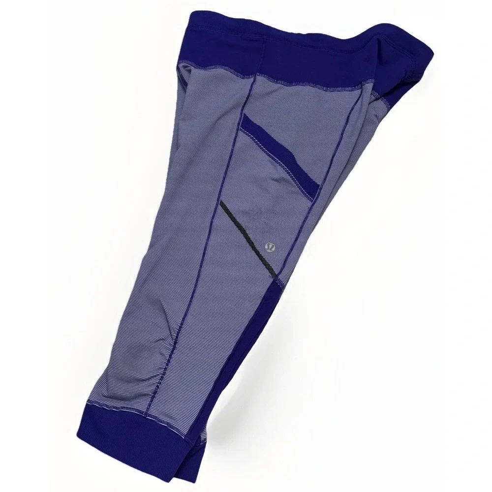 Lululemon Run For Fun Crop Bruised Berry Wee Stripe Sz 8 RARE Purple Pockets‎